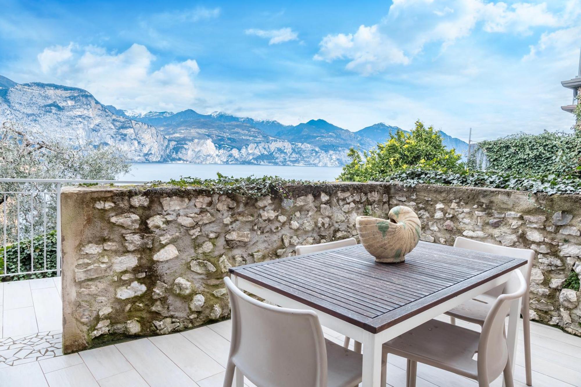 Aparthotel Ca de l Angelon Brenzone sul Garda Exterior foto
