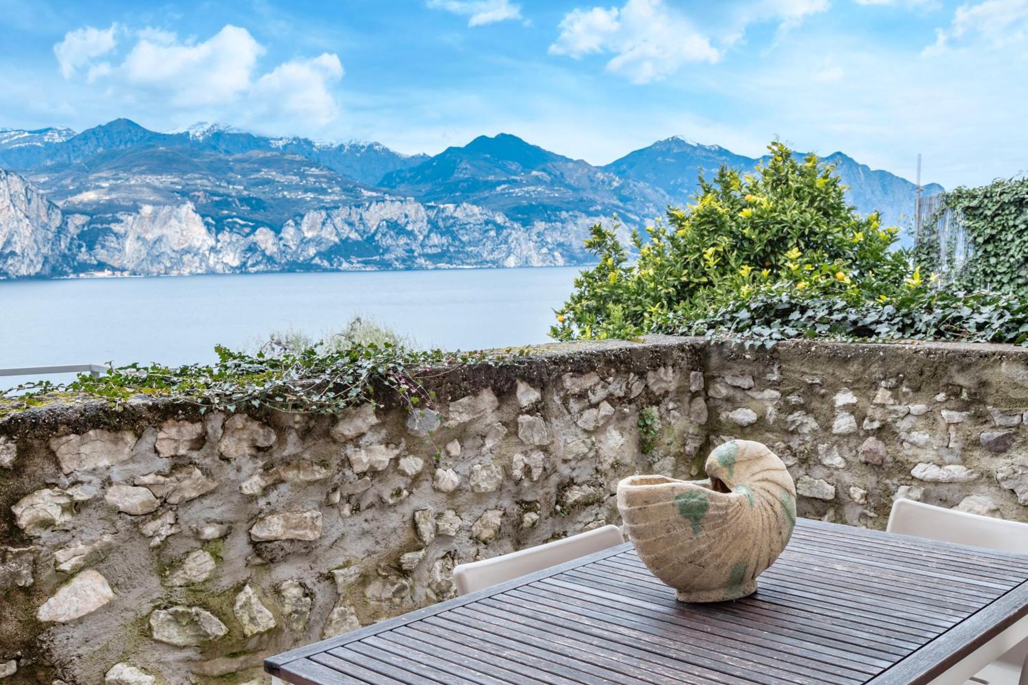 Aparthotel Ca de l Angelon Brenzone sul Garda Exterior foto
