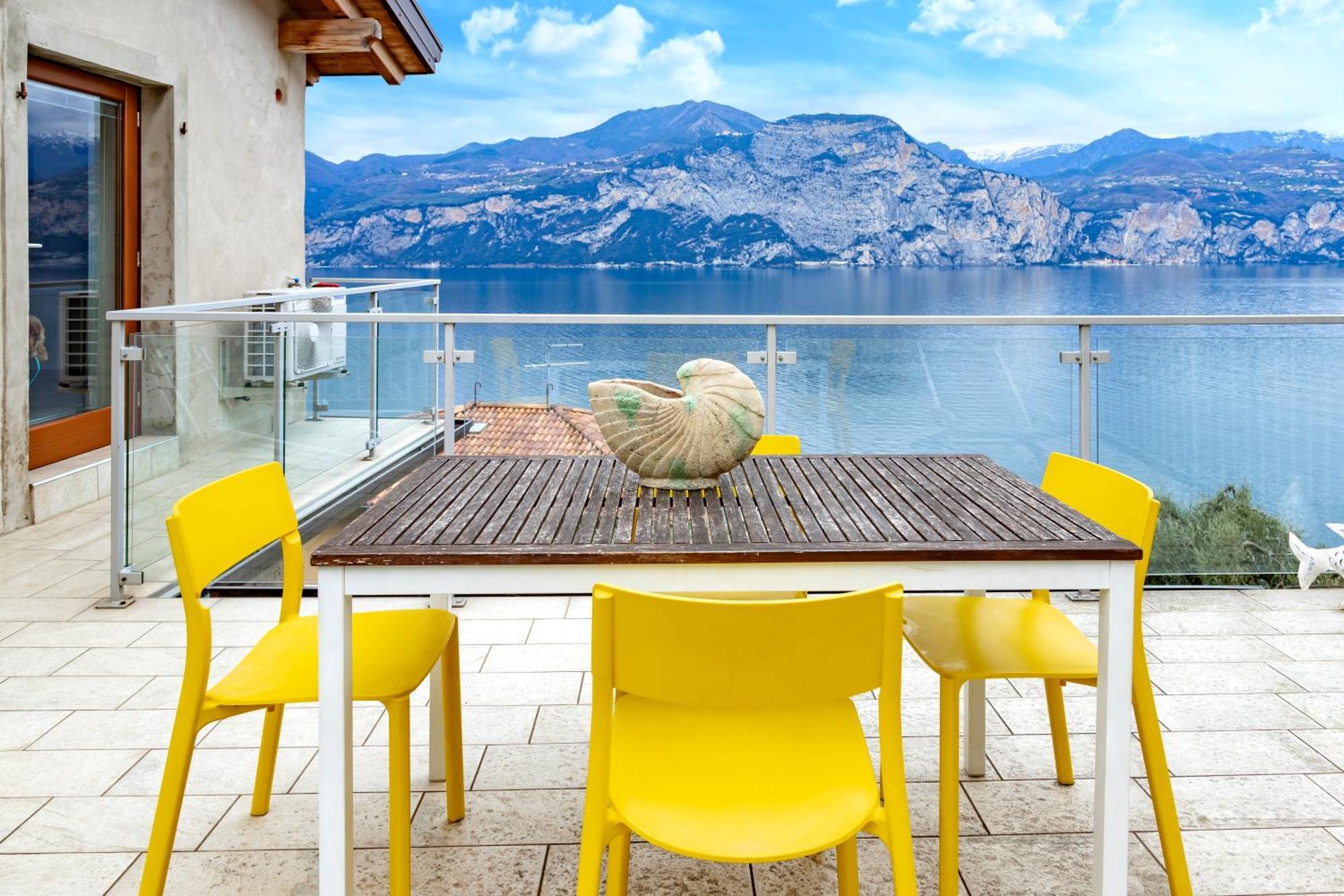 Aparthotel Ca de l Angelon Brenzone sul Garda Exterior foto