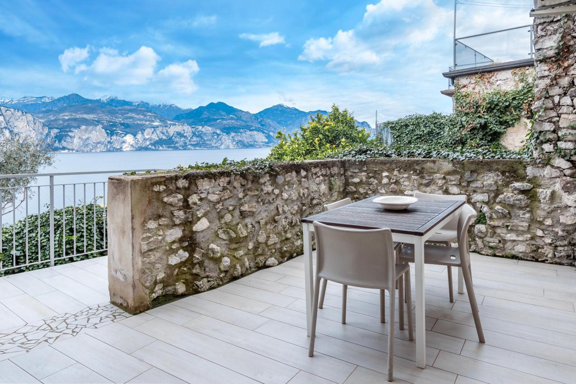 Aparthotel Ca de l Angelon Brenzone sul Garda Exterior foto