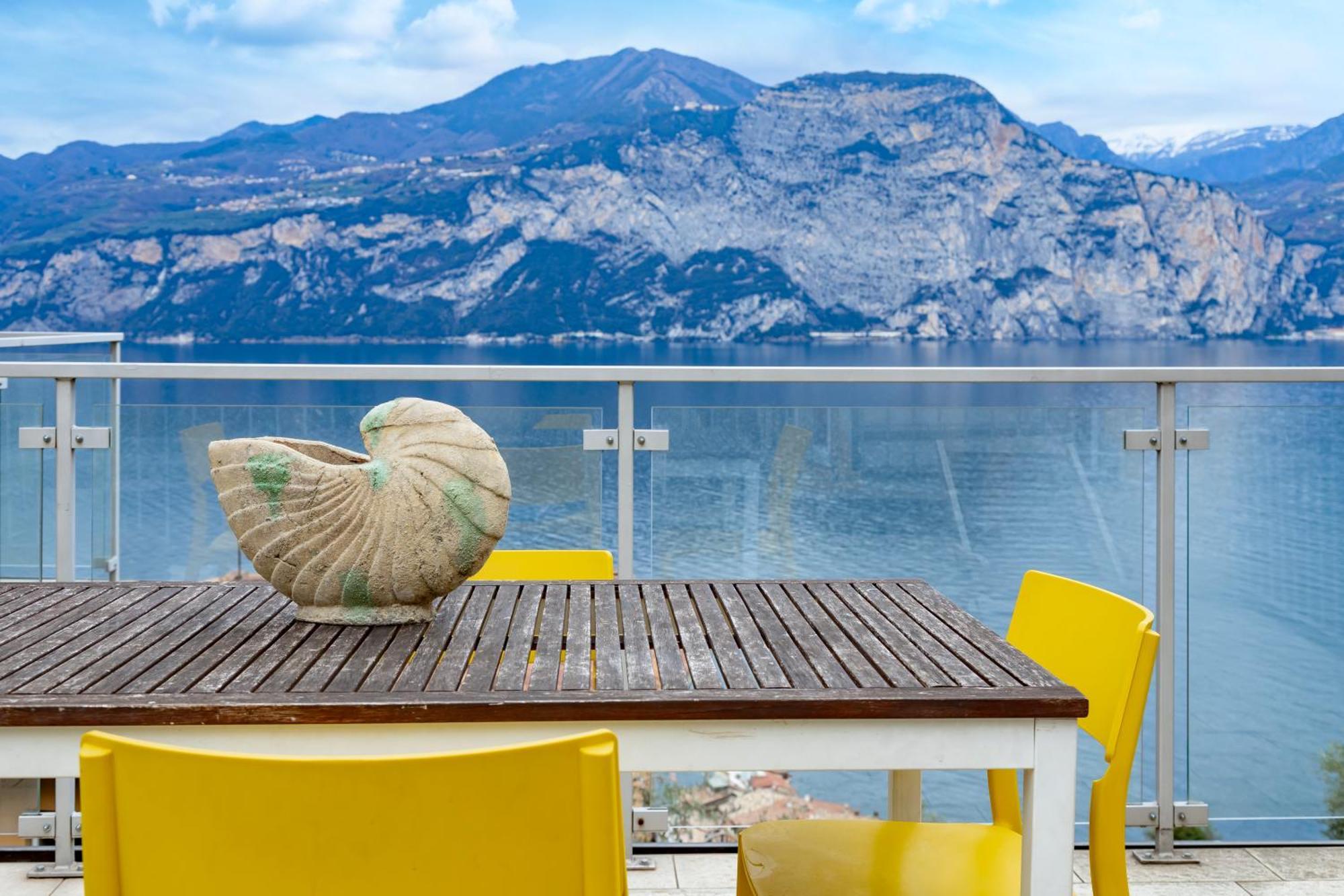 Aparthotel Ca de l Angelon Brenzone sul Garda Exterior foto