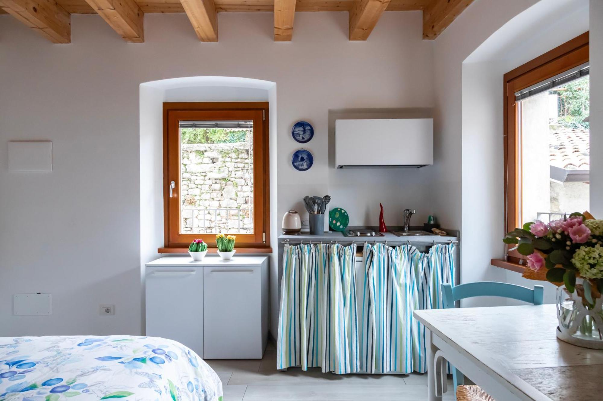 Aparthotel Ca de l Angelon Brenzone sul Garda Habitación foto